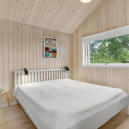 Cozy In Idestrup With Wifi בית נופש Bøtø By