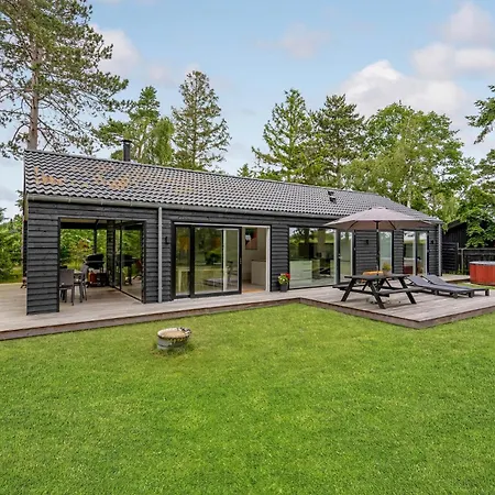 בית נופש Cozy In Idestrup With Wifi