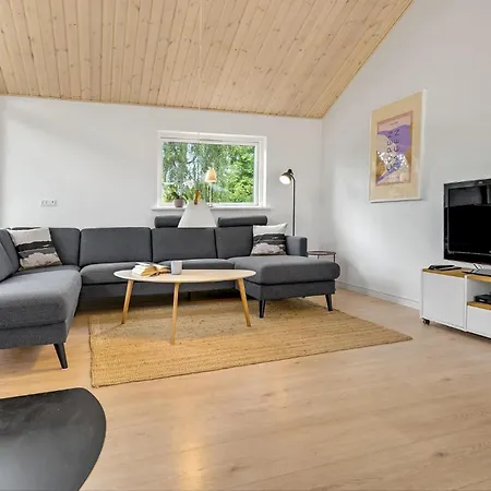 Cozy In Idestrup With Wifi בית נופש