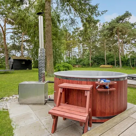 Cozy In Idestrup With Wifi בית נופש Bøtø By