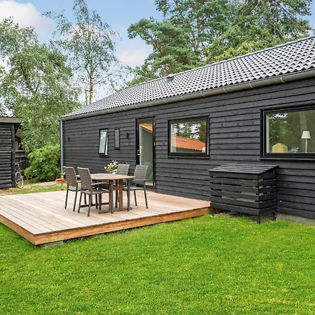 בית נופש Cozy In Idestrup With Wifi